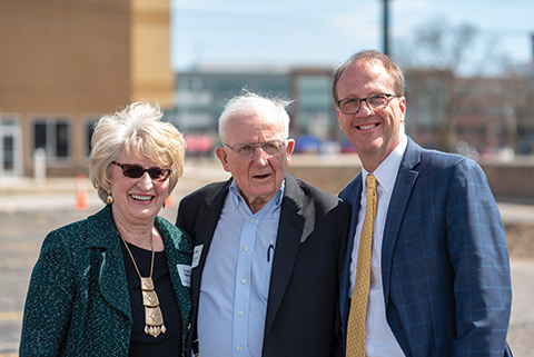 Dr. Goodnow with donors